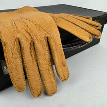 Load image into Gallery viewer, Original 1940's or 1950's Men's Tan Pig Skin Leather Gloves - Size 8.5 *