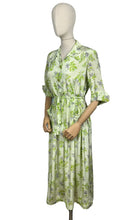 Load image into Gallery viewer, Original 1940's CC41 Green Silk Crepe Belted Day Dress with Pockets by Rei-ta - Bust 36