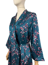 Load image into Gallery viewer, Original 1950’s Artificial Silk House Coat in Petrol Blue with Sycamore Seed Print in Pink and White - Beautiful Dressing Gown - Bust 36” *
