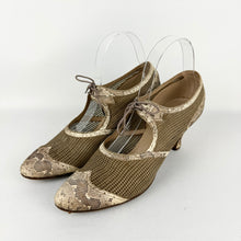 Load image into Gallery viewer, Original 1930's Snakeskin and Mesh Brown and Cream Lace Up Shoes - Size 5 5.5 Narrow *
