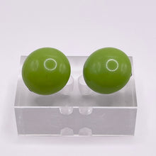 Load image into Gallery viewer, Original 1950's Lime Green Glass Clip on Earrings