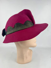 Load image into Gallery viewer, Original 1940's Burgundy Felt Fedora Hat with Grey Leather Scalloped Trim and Bow Detail