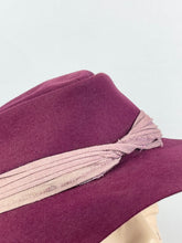 Load image into Gallery viewer, Original 1940's Burgundy Felt Fedora with Pink Pleated Trim