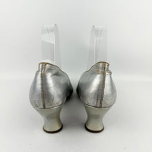 Load image into Gallery viewer, Original 1920's Bourne & Hollingsworth Silver Leather Court Shoes - Narrow Size 4 *