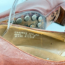 Load image into Gallery viewer, Incredible Original 1940's CC41 Brown Leather Studded Hiking Shoes - Size 6 *