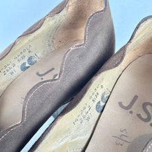 Load image into Gallery viewer, Original 1940's CC41 High Style Platform Shoes with Scalloped Edge - UK 5.5 6