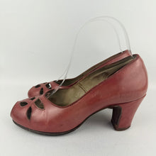 Load image into Gallery viewer, Original 1940's A Krayson Model Red Leather Peeptoe Court Shoes - UK 4
