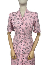 Load image into Gallery viewer, Original 1940's CC41 Pink, Black and White Moygashel Linen Suit - Bust 34