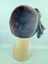 Load image into Gallery viewer, Original 1950’s Dark Brown Felt Hat with Feather and Bow Trim *