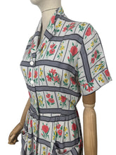 Load image into Gallery viewer, Wounded but Wearable Original Late 1940's or Early 1950's Floppy Cotton Floral Stripe Day Dress - Bust 36 *