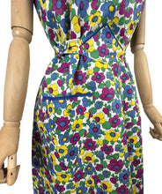 Load image into Gallery viewer, Original Volup 1940's Floral Cotton Apron - Great Chore Dress - Would Make A Great Summer Dress - Bust 42 44 *