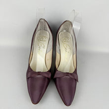 Load image into Gallery viewer, Original 1950's Dolcis Soiree Stiletto Shoes in Lavender Purple - Size 5.5 6