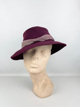 Load image into Gallery viewer, Original 1940's Burgundy Felt Fedora with Pink Pleated Trim
