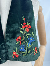 Load image into Gallery viewer, Original 1930's 1940's Green Velvet Cravat with Tyrolean Floral Embroidery