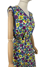 Load image into Gallery viewer, Original Volup 1940's Floral Cotton Apron - Great Chore Dress - Would Make A Great Summer Dress - Bust 42 44 *