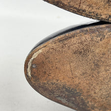 Load image into Gallery viewer, Original 1930's 1940's Navy Leather High Court Shoes - UK 6
