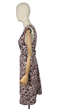 Load image into Gallery viewer, Original 1940's CC41 Brown and White Cotton Apron in Floral Print - Bust 34 36