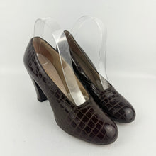 Load image into Gallery viewer, Original 1940's Vanity Brown Leather Mock Croc High Court Shoes - UK 5.5 6 *