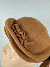 Load image into Gallery viewer, Original 1940's Mid Brown Felt Hat with Plaited Felt Trim