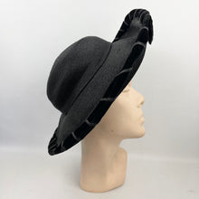 Load image into Gallery viewer, Original 1940's Large Black Straw Sunhat with Velvet Ribbon Trim *