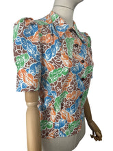 Load image into Gallery viewer, 1940's Reproduction Novelty Print Blouse with Skeins of Wool in Orange, Blue and Green on a Brown and White Base Made From an Original 1940's Feed Sack - Bust 32 34