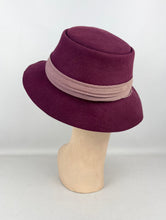 Load image into Gallery viewer, Original 1940's Burgundy Felt Fedora with Pink Pleated Trim