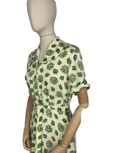 Load image into Gallery viewer, Original 1940's White and Green Belted Linen Day Dress with Leaf Print - Bust 34 36*