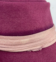 Load image into Gallery viewer, Original 1940's Burgundy Felt Fedora with Pink Pleated Trim