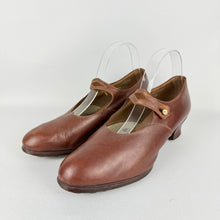 Load image into Gallery viewer, Incredible Original 1940's CC41 Brown Leather Studded Hiking Shoes - Size 6 *