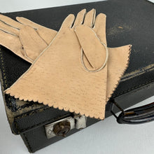 Load image into Gallery viewer, Original 1930's Blush Pink Pig Skin Leather Gloves with Punch Detail and Scallop Trim by Morley - Size 6
