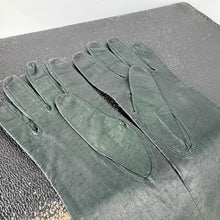 Load image into Gallery viewer, Original 1940's Dark Forest Green Pig Skin Leather Gloves - Size 6.5 *