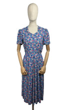 Load image into Gallery viewer, Original 1940's Classic Cotton Day Dress in Blue, Purple, Pink and White - Bust 34”