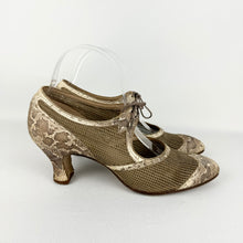 Load image into Gallery viewer, Original 1930's Snakeskin and Mesh Brown and Cream Lace Up Shoes - Size 5 5.5 Narrow *