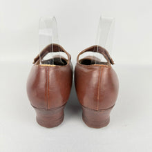 Load image into Gallery viewer, Incredible Original 1940's CC41 Brown Leather Studded Hiking Shoes - Size 6 *
