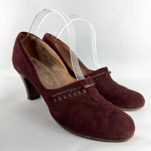 Load image into Gallery viewer, Original 1940's Burgundy Suede Court Shoes with Bow Trim and Punch Detail by Lotus - UK 6 6.5
