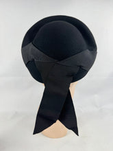 Load image into Gallery viewer, Original 1940's Black Felt Hat with Wide Grosgrain Trim