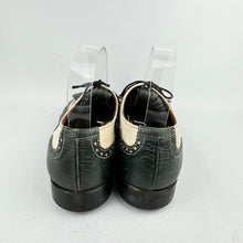 Load image into Gallery viewer, Fabulous Green and Cream Vintage Leather Golf Shoes - Size 4.5
