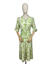 Load image into Gallery viewer, Original 1940's CC41 Green Silk Crepe Belted Day Dress with Pockets by Rei-ta - Bust 36