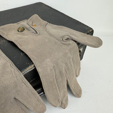 Load image into Gallery viewer, Original 1940's or 1950's Men's Grey Cotton Gloves by Dents Duplex - Size 7 7.5 *