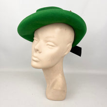 Load image into Gallery viewer, Original 1930's 1940's Vibrant Green Felt Fedora Hat with Black Grosgrain Trim and Rust and Green Hat Pin
