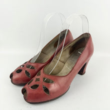 Load image into Gallery viewer, Original 1940's A Krayson Model Red Leather Peeptoe Court Shoes - UK 4