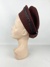 Load image into Gallery viewer, Original 1940’s Warm Brown Felt Bonnet Hat with Lacquered Raffia Trim *