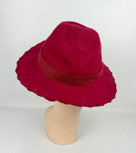 Load image into Gallery viewer, Original 1930's 1940's Red Wool Felt Fedora Hat with Twisted Felt Trim