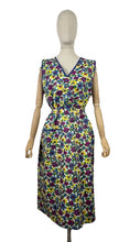 Load image into Gallery viewer, Original Volup 1940's Floral Cotton Apron - Great Chore Dress - Would Make A Great Summer Dress - Bust 42 44 *