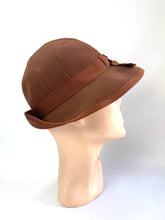 Load image into Gallery viewer, Original 1930's Rust Felt Hat with Grosgrain Bow Trim - Phantom - The Personality Hat *