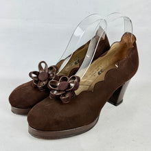 Load image into Gallery viewer, Original 1940's CC41 High Style Platform Shoes with Scalloped Edge - UK 5.5 6