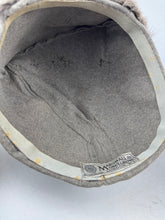 Load image into Gallery viewer, Original 1930's Marshall & Snelgrove Grey Felt High Hat with Rabbit Fur Trim