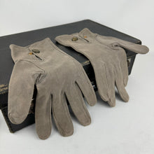 Load image into Gallery viewer, Original 1940's or 1950's Men's Grey Cotton Gloves by Dents Duplex - Size 7 7.5 *