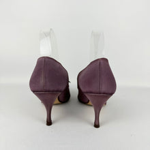 Load image into Gallery viewer, Original 1950's Dolcis Soiree Stiletto Shoes in Lavender Purple - Size 5.5 6