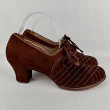 Load image into Gallery viewer, Original Late 1930's or Early 1940's Clarks Chocolate Brown Lace Up Shoes - Size 6 6.5